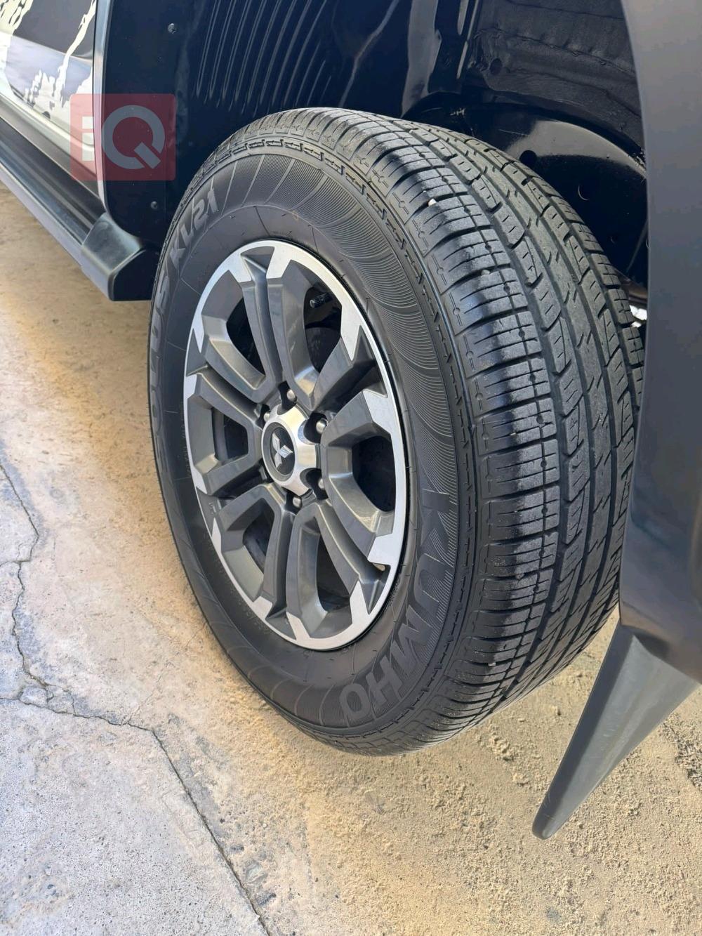 ميتسوبيشي L200